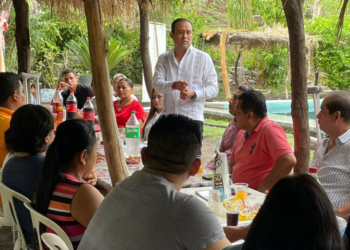 En Chiautla de Tapia, Lalo Castillo se compromete a trabajar por mejores condiciones