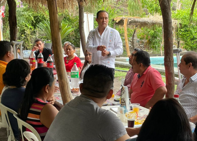 En Chiautla de Tapia, Lalo Castillo se compromete a trabajar por mejores condiciones