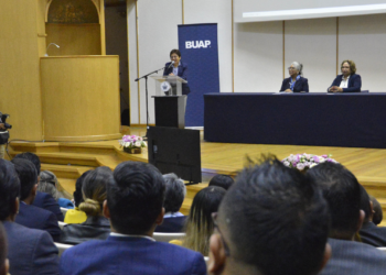 Egresados de Derecho abonan a una ciudad más justa: Lilia Cedillo