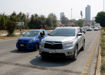 VIDEO: Retiran reductores de velocidad en Vía Atlixcáyotl