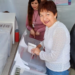 Lilia Cedillo emite su voto