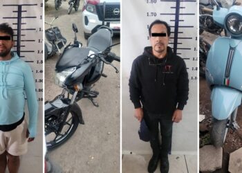 Detienen a 2 hombres con motos robadas en Texmelucan