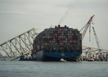 Despejan acceso al puerto de Baltimore más de 2 meses después del derrumbe del puente