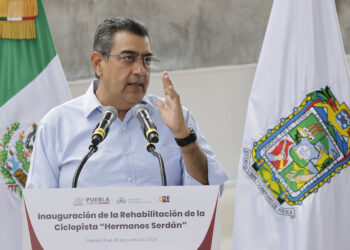Céspedes inaugura techado de plaza cívica en Centro Escolar ‘Prof. Gregorio de Gante’