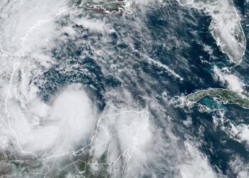 Tormenta tropical Alberto toca tierra en Ciudad Madero