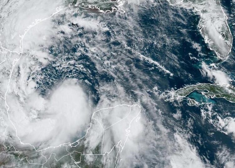 Tormenta tropical Alberto toca tierra en Ciudad Madero