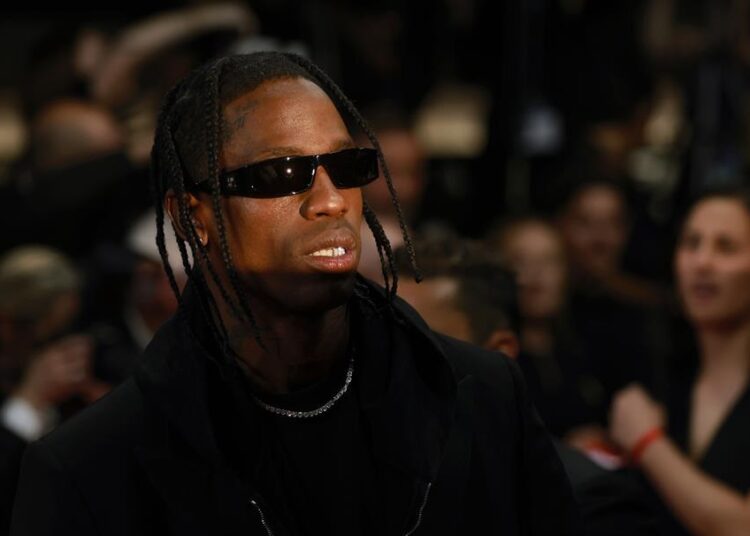 Arrestan al rapero Travis Scott, ex de Kylie Jenner, por allanamiento de propiedad
