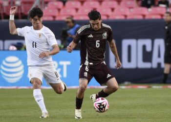 Uruguay golea a México en partido amistoso