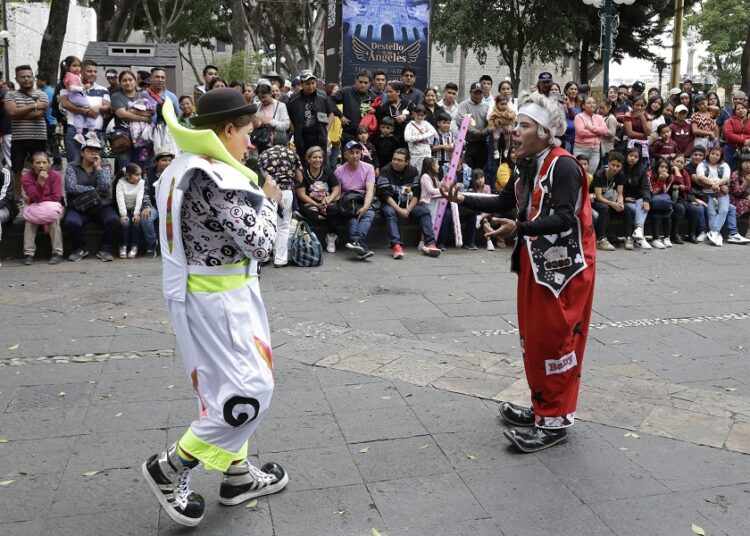 Grupos de payasos niegan a integrarse al programa de artistas urbanos