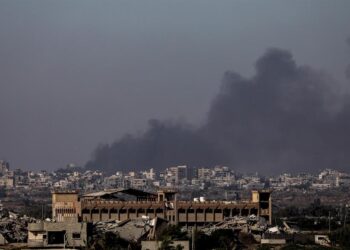 Bombardeo israelí en Mawasi deja al menos 17 muertos