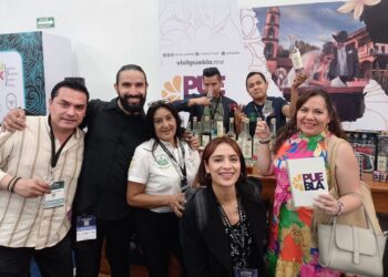 Destacan impulso del gobierno estatal al turismo de romance en Puebla