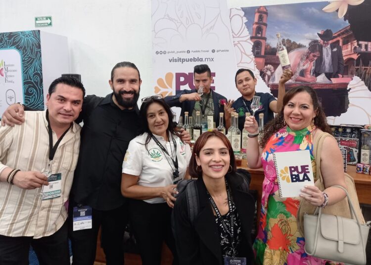 Destacan impulso del gobierno estatal al turismo de romance en Puebla