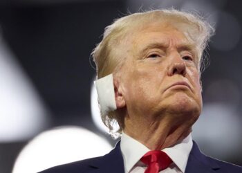 El doctor de Trump detalla que sufrió una herida de 2 centímetros que evoluciona bien