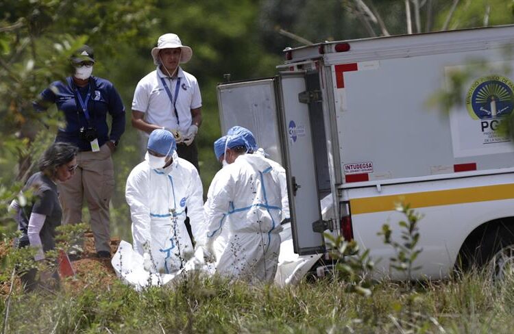 Recuperan los cuerpos de 10 migrantes ahogados en una zona del Caribe de Panamá