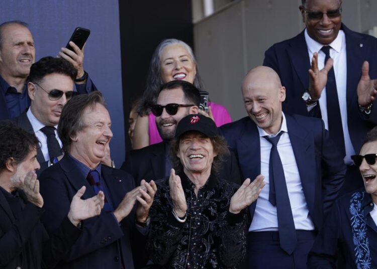 Javier Milei saluda a Mick Jagger por su cumpleaños número 81