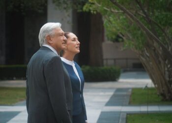 AMLO afirma que opositores desean confrontación entre él y Claudia Sheinbaum