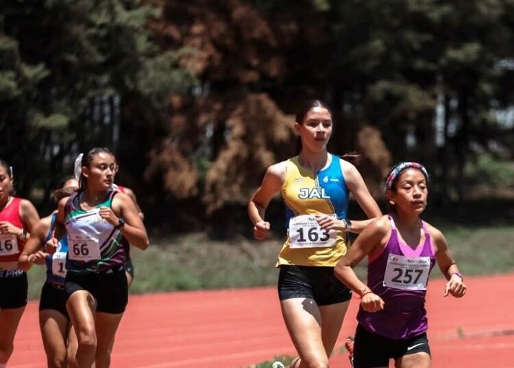 Miranda Durán gana 2 medallas de oro en Campeonato Nacional Juvenil de Atletismo