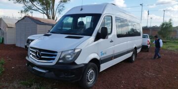 SMT retira unidades irregulares de transporte turístico