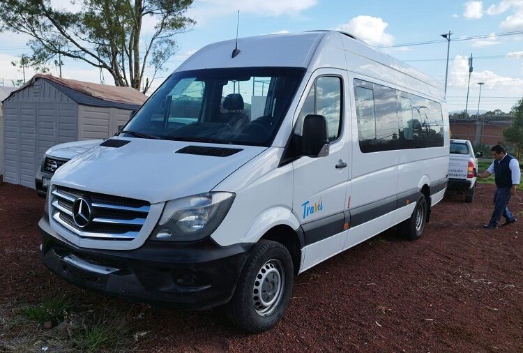 SMT retira unidades irregulares de transporte turístico