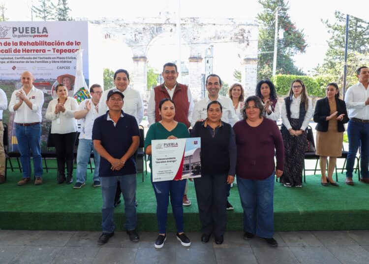 Gobierno estatal rehabilita la carretera Tecali de Herrera-Tepeaca