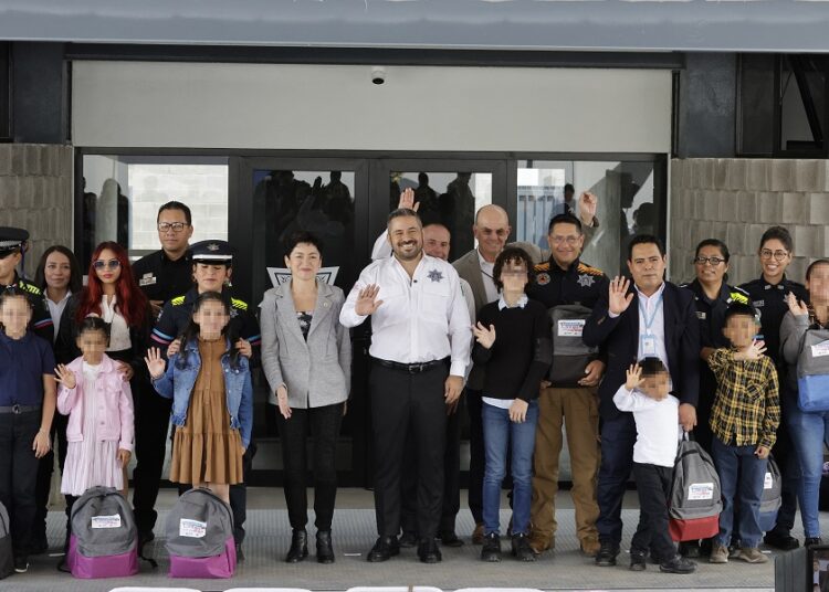 Ayuntamiento invierte 6 mdp en útiles escolares para hijos de policías