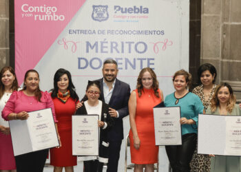 Adán Domínguez reconoce vocación y servicio de maestros