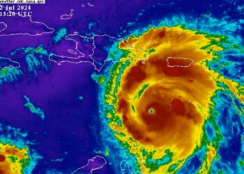 Jamaica, bajo toque de queda y estado de emergencia por inminente impacto de Beryl