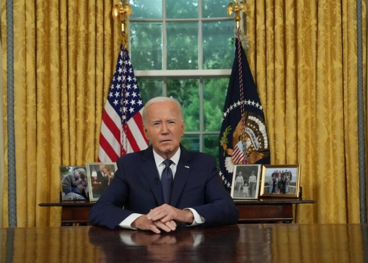 Biden renuncia a la candidatura presidencial