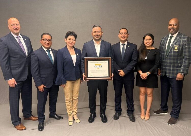 Academia de Policía recibe reacreditación CALEA