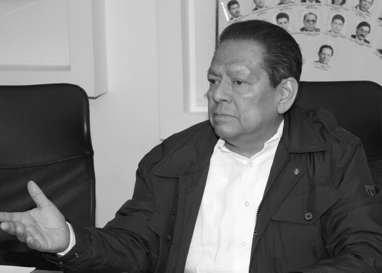 Suplente ocupará lugar que dejó Carlos Navarro en Congreso