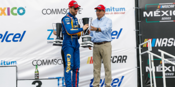 Sergio Salomón premio a triunfadores de Náscar México Series