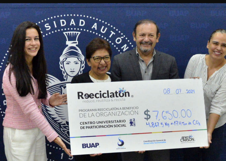 Rectora BUAP entrega apoyo para programa escuelas comunitarias