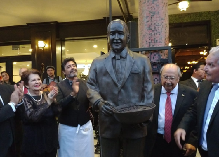 Cumplió 100 la ensalada César