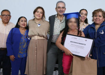 SEP entrega certificados de terminación de estudios a alumnos de «Aulas Hospitalarias»