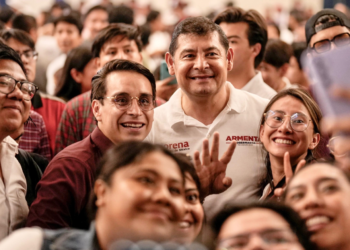 Alejandro Armenta garantiza educación de calidad a jóvenes universitarios