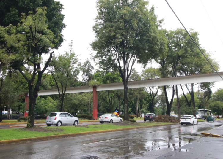Retiro del puente peatonal CENHCH avanza un 80% de avance: Edgar Vélez