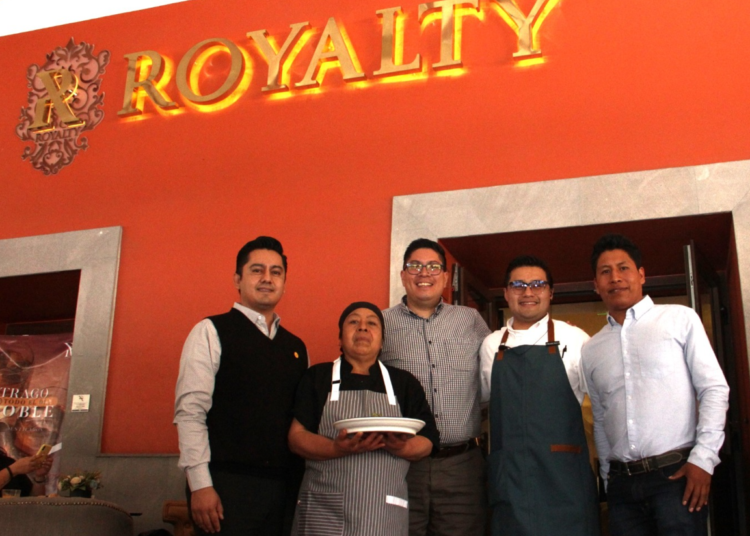 VIDEO: Hotel voco Royalty trae de vuelta chiles en nogada
