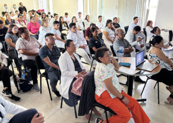 Salud capacita a personal médico en Izúcar para contener dengue
