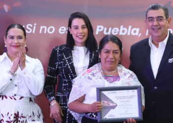 Céspedes inaugura la temporada de chiles en nogada, y anuncia el registro de marca