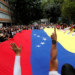 Cientos de venezolanos en México acuden a votar en su embajada en CDMX