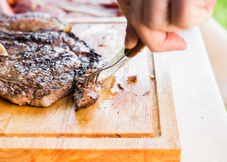 ¿Por qué come carne la humanidad?