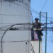 Ayuntamiento supervisa el retiro de cableado en desuso