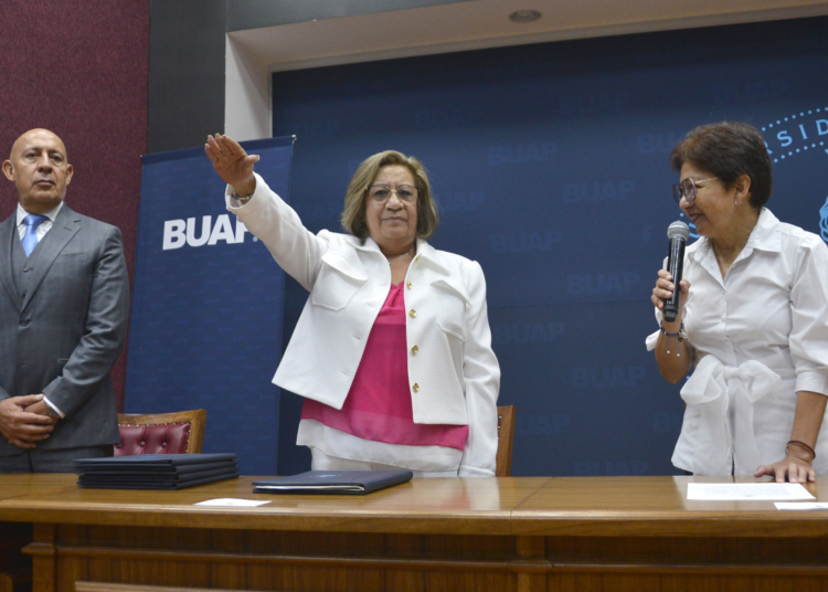 Cedillo toma protesta a directora de Facultad de Contaduría para periodo 2024-2028