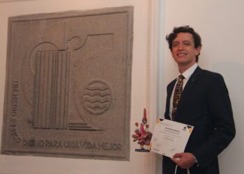 Reconocen a José Carlos Martínez como ‘Estudiante del Año’