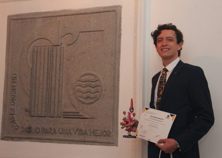 Reconocen a José Carlos Martínez como ‘Estudiante del Año’