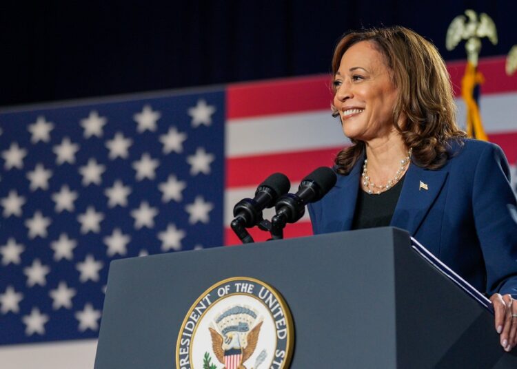 Kamala Harris aventaja por primera vez a Donald Trump según Reuters/Ipsos