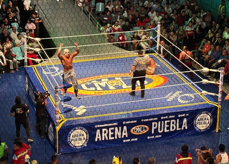 Magnus faulea a Místico en lucha estelar de la Arena Puebla