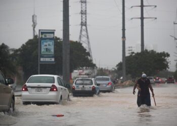 Ondas tropicales 12 y 13 provocarán lluvias intensas en 11 estados