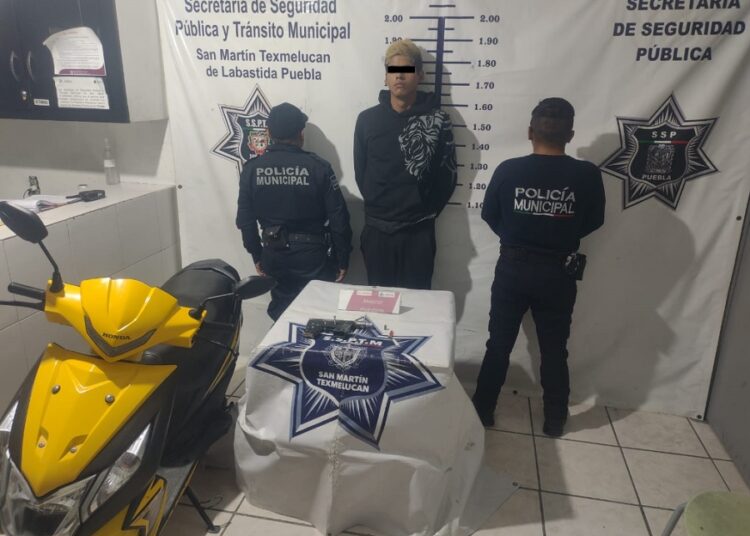 Detienen a hombre por robo de motocicleta en Texmelucan