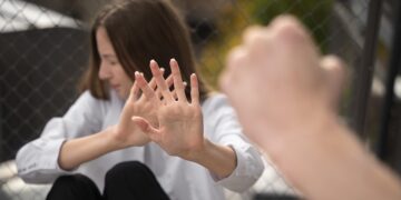 Vinculan a proceso a 3 personas por violencia familiar